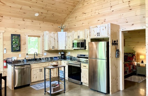 Fairview Cabin | Cozy Cabin; no hurricane damage; we would love your support!