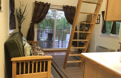 Ridgeway Cabin | Cozy Cabin on a Beautiful Lake with Big Parking