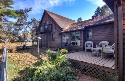 Rock Falls House | Cozy Cabin on Elk Lake