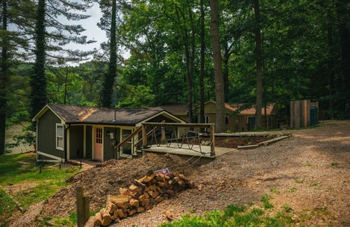 Martinsville Cabin | Cozy Cabin on Lake front with Hot tub & firepit