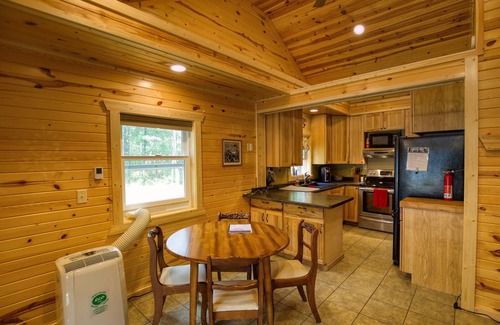 Hayward Cabin | Cozy Cabin on Secluded Peninsula