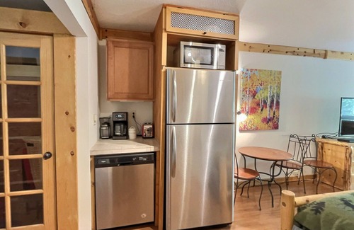 Taos Ski Valley Condo | Cozy Cabin on the Slopes