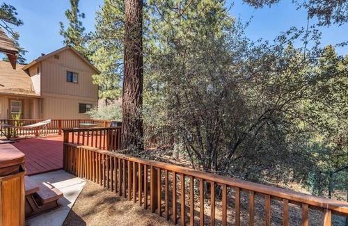 Moonridge Cabin | Cozy Cabin-Peaceful and Centrally Located-2bedroom1bath