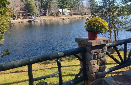 Saranac Lake Cabin | Cozy Cabin, porch & lake
