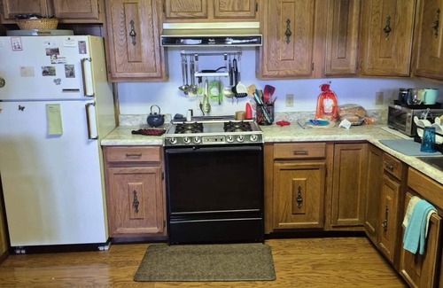 Payson Cabin | Cozy Cabin Retreat -Sleeps 12