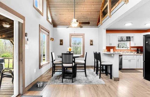 Newport Cabin | Cozy cabin retreat w/hot tub and fenced yard. Pet-Friendly!