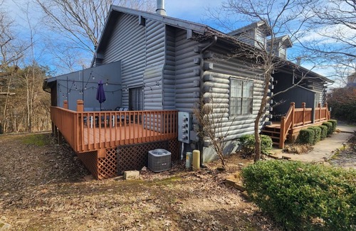 Table Rock Cabin | Cozy Cabin~Sleeps 6~Deck~BBQ Grill~Dog-Friendly