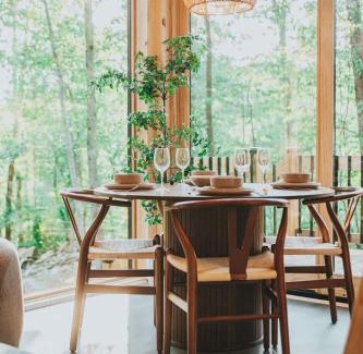 Frenchburg House | Cozy Cabin Suite with Hot Tub