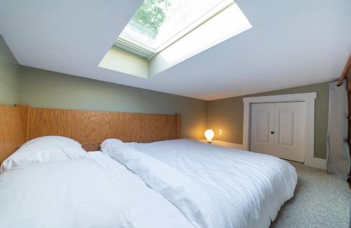 Sooke House | Cozy Cabin Suites, Sooke, Bc