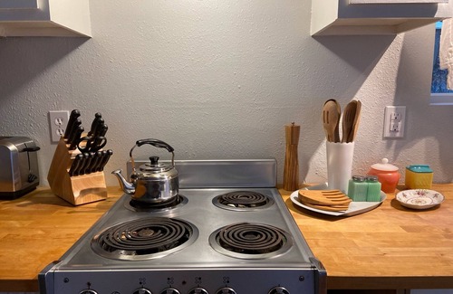 White Salmon Cabin | Cozy cabin with 1 bedroom and WiFi, AC in enjoyable White Salmon