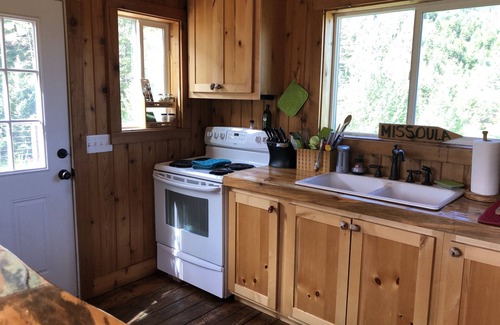 Missoula Cabin | Cozy cabin with a country feel, but minutes away from Missoula!