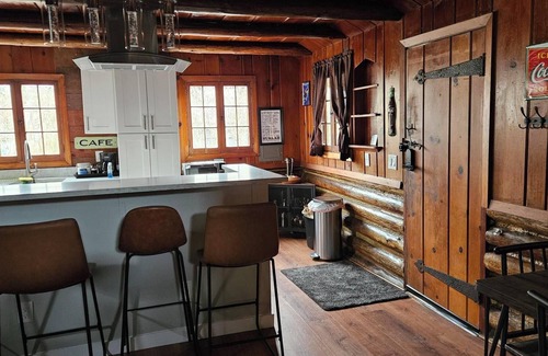 Camano Island Cabin | Cozy cabin with AC & WiFi in charming Camano Island. Walk to beach.