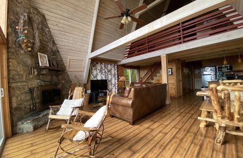 Chalet Village Ski Chalet | Cozy Cabin with Breathtaking Views – Sleeps 6