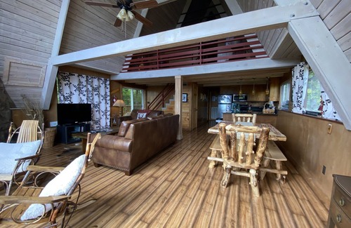 Chalet Village Ski Chalet | Cozy Cabin with Breathtaking Views – Sleeps 6