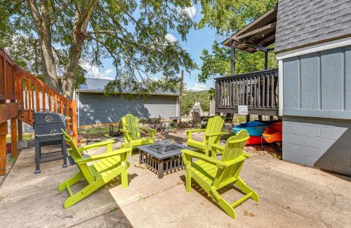 Lampe House | Cozy Cabin with Deck and Boat Launch Access in Lampe!