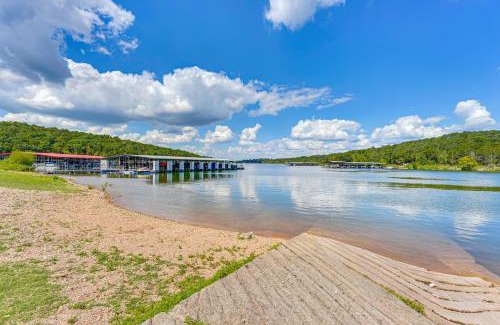 Lampe House | Cozy Cabin with Deck and Boat Launch Access in Lampe!
