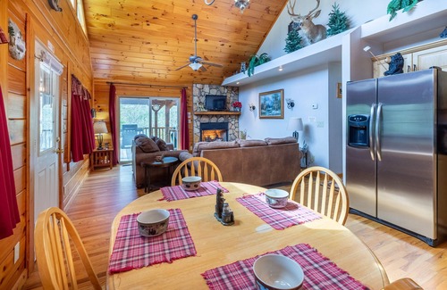 Qualla Cabin | Cozy Cabin with Hot Tub; 5 miles to Harrahs Casino