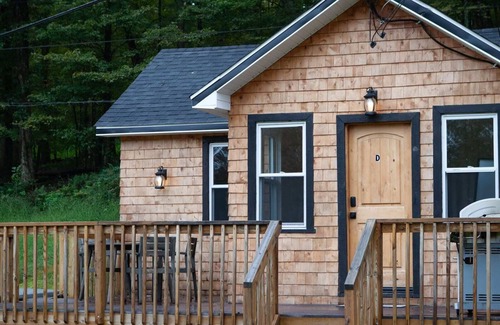 Ellenville Cabin | Cozy Cabin with Hot Tub, Minutes From Minnewaska State Park