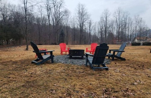 Ellenville Cabin | Cozy Cabin with Hot Tub, Minutes From Minnewaska State Park
