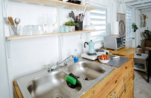 Guayama House | Cozy cabin with hot water jacuzzi and AC in the mountains of Guayama.