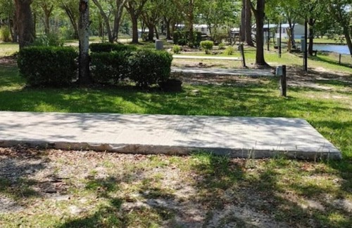 Donalsonville Cabin | Cozy Cabin with Private Lake enjoyable in Fins&Feathers RV Park Donalsonville GA
