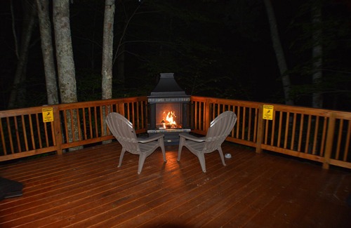 Charter Hills Cabin | Cozy cabin with boosted Wi-Fi, half a mile from Beech Ski Resort