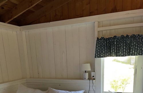 Bayville Cabin | Cozy cabin within walking distance to public float