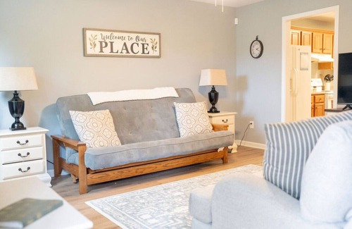 Auburn Apartment | Cozy Camelia Units B