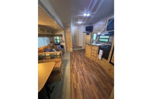 Port Colborne House | Cozy camper