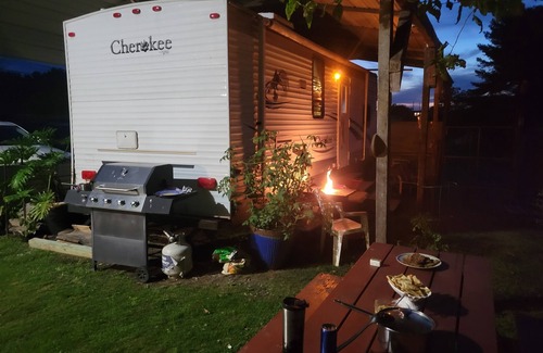 Christiansburg Cabin | Cozy Camper in Christiansburg