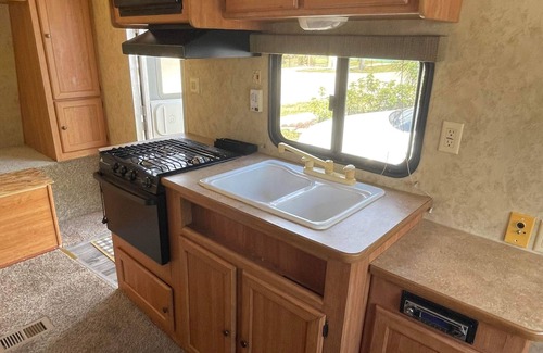 Old Seminole Heights House | Cozy Camper Stay — 5 min from Busch Gardens!