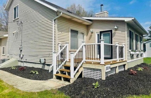 Canadian Lakes Ski Chalet | Cozy Canadian Lakes Cottage