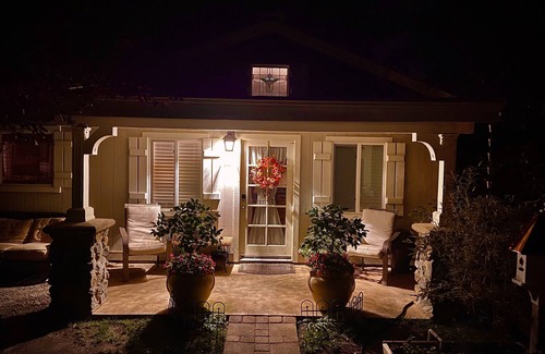 Auburn House | Cozy Canyon Cottage: Come relax, hike, run, or walk 2 town 4 some amazing faire