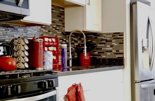 East Price Hill House | Cozy Cape Cod House-Mins from Downtown Cincinnati”