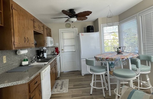 Surf City House | Cozy cape near the bay and beach!