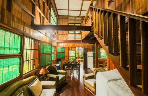Puerto Viejo de Talamanca House | Cozy Caribbean Beachfront House (Pet & Kid Friendly)