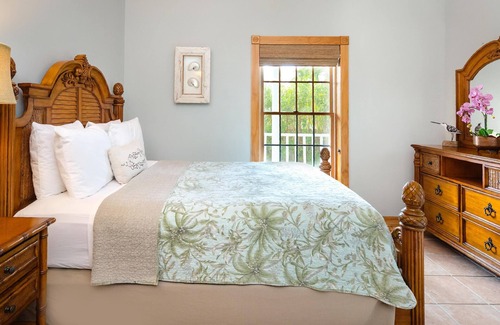 Islamorada Resort | Cozy Caribbean-Style Home w/Outdoor Veranda - Steps to Beach-Entry Pool