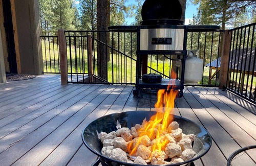 Cascade Ski Chalet | Cozy Cascade Cabin, Short Walk to the Lake!