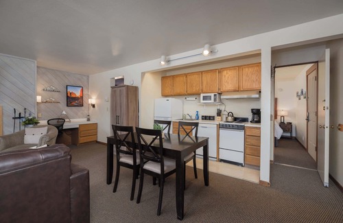 Bend Condo | Cozy Cascade Retreat - For 4!