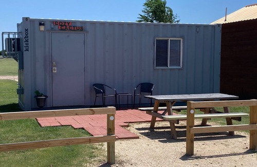 Silverton Cabin | Cozy Catcus Container Cabin in Silverton Texas