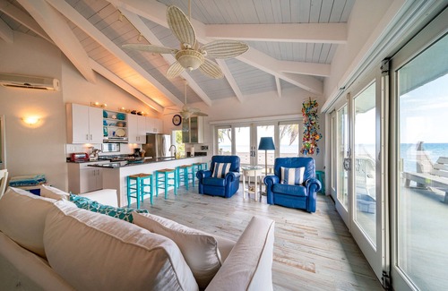 North Side Cottage | Cozy Cayman Beach Front Cottage - Emerald Sea House , 2 Bdrm 2 bath