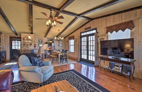 Pine Mountain House | Cozy Caymus Cabin about 3 Miles to Callaway Gardens!