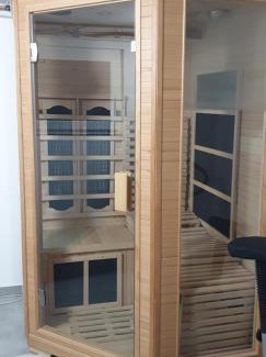 Milbertshofen Apartment | Cozy central APARTMENT Leopoldstrasse -3,5 rooms with sauna and garden
