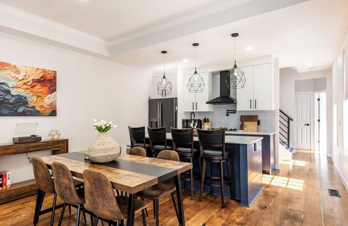 Mount Auburn House | Cozy, Central & Chic 5-bedroom house in Cincinnati