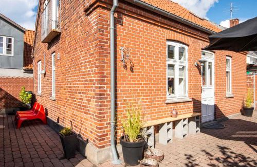 Nakskov Villa | Cozy Central Located Townhouse In Nakskov