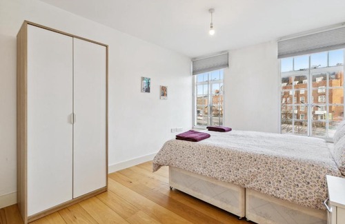 Stockwell Apartment | Cozy Central London Residence Stockwell
