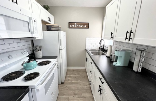 Wichita House | ⭐️Cozy Central Stay - Near Airport - Sleeps 2