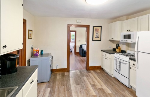 Libertyville Apartment | Cozy & Centrally Located