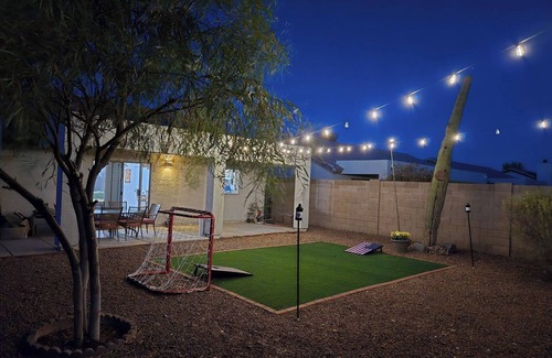 Glendale House | Cozy Centrally Located House In Glendale With Breakfast Provided