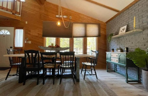 Locust Lake Village House | Cozy Chalet 3 Lakes,/ Sled Hill/ Near Kalahari